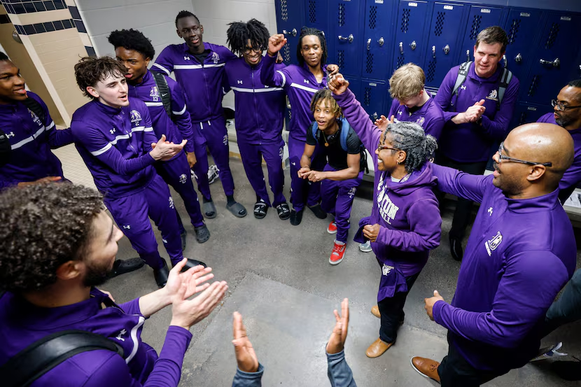"Next woman up"

Denton head coach Michael Thomas and assistant coach Charlean Joubert are challenging the status quo💪#TXHSBB

Link: dallasnews.com/high-school-sp…