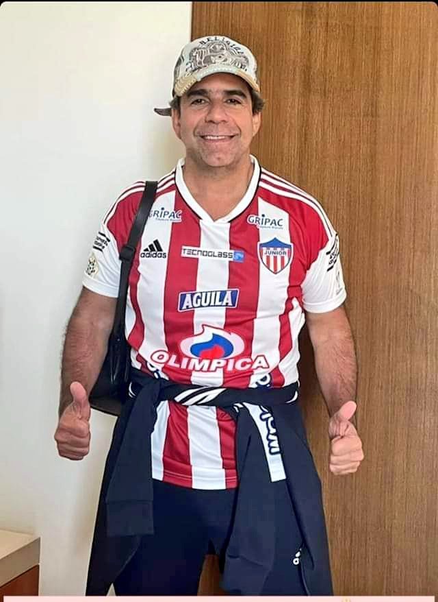 Volvió Teo a Junior, pero tienes que cogerla suave,  no te emociones que ya no es el mismo de antes.

-yo cambiado en el cuarto listo para tuitear todo lo relacionado con Teo