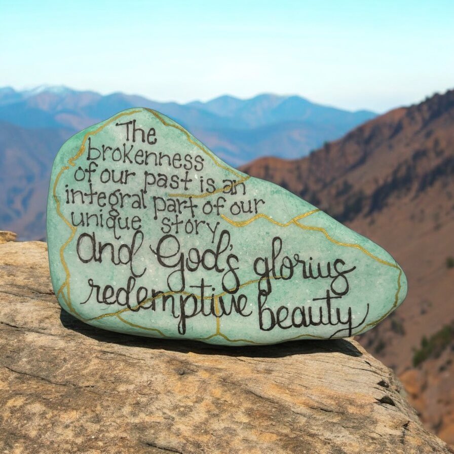 DeeLopez366's tweet image. #thekindnessrocksproject #paintedrocks