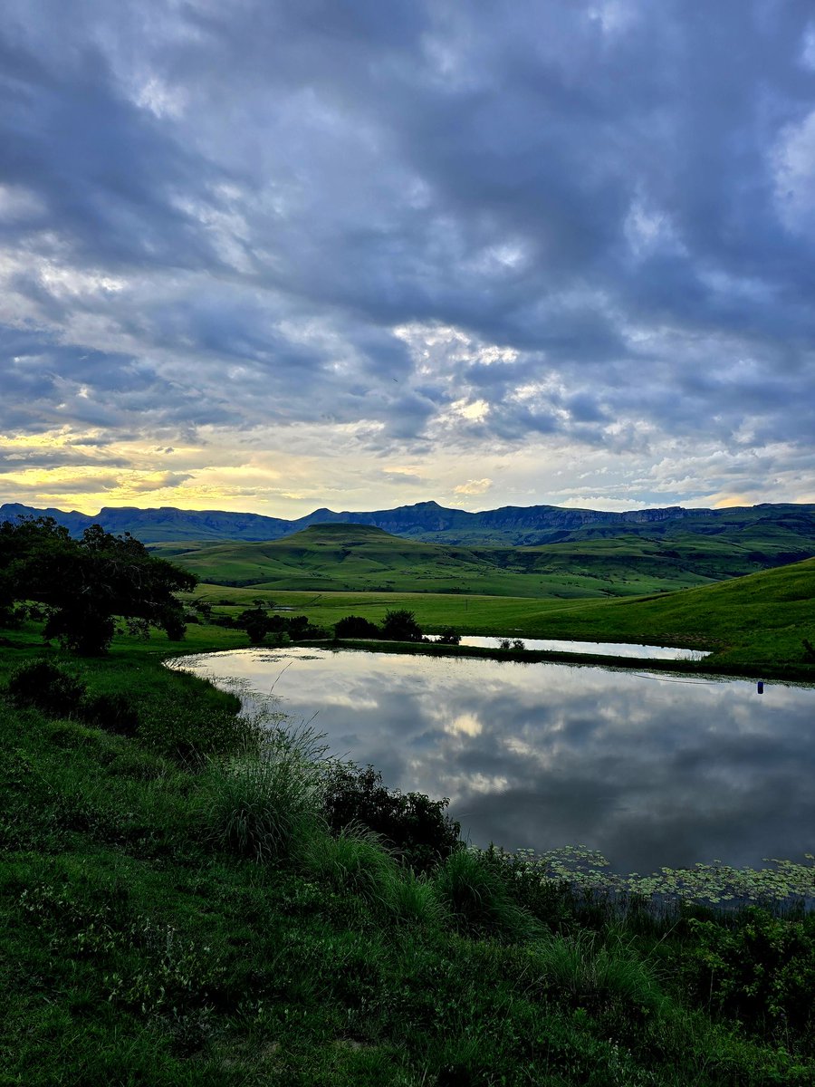 berghouse's tweet photo. Luxury accommodation halfway between Johannesburg and Durban 
In the Northern Drakensberg Mountains in Kzn.
https://t.co/vKpEFMY0fw 
.
.
.
#halfway #Johannesburg #Durban #luxury #cottages #mountaincabins
#Bergville https://t.co/1wNzyBdtV7