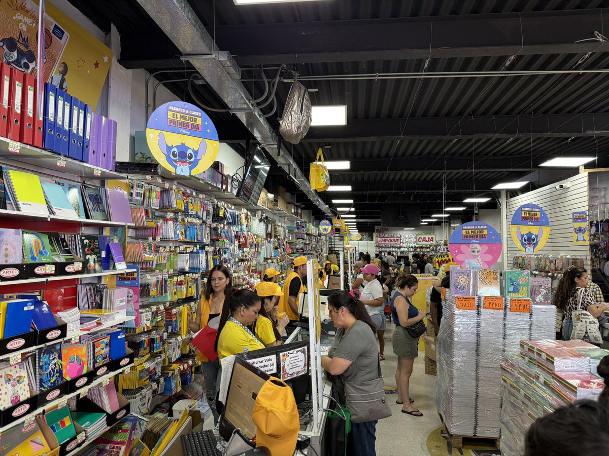 Rastrocom's tweet image. Artel inicia la temporada escolar 2025,con diferentes actividades la reconocida marca trae diferentes promociones Escolares para la adquisición de la lista escolar lo hizo saber Paulina Martínez jefa de marketing corporativo Artel y Nacional Librería.