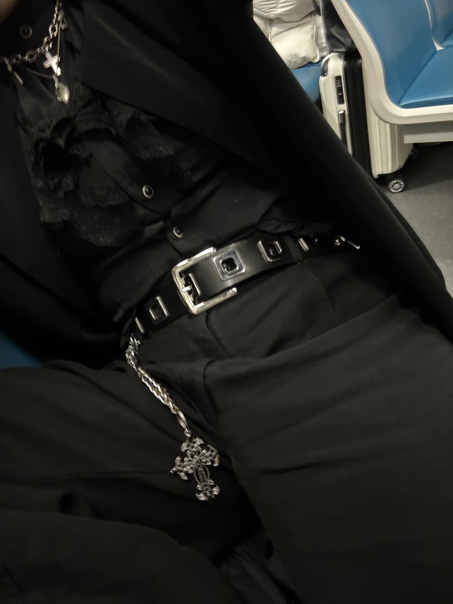 kounn media for today, i was annotating a book that i had the whole day in the library