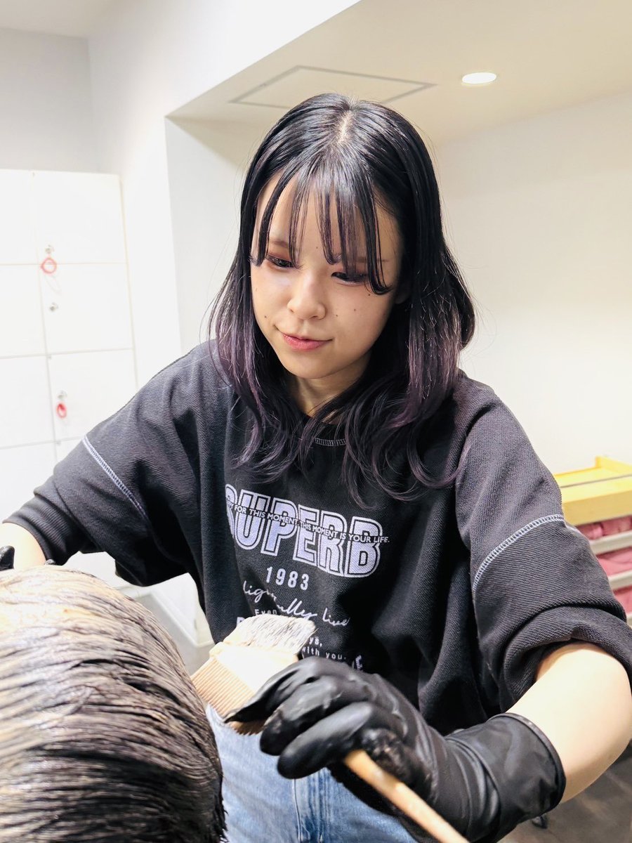 trccecile's tweet photo. アムティのスタイリスト、アシスタントたち。美容でみなさんを幸せにする使命感溢れる、元気なメンバー達です。
ぜひ会いに来てね！

https://t.co/IfEqPjd7EH https://t.co/GMdkHXBDok