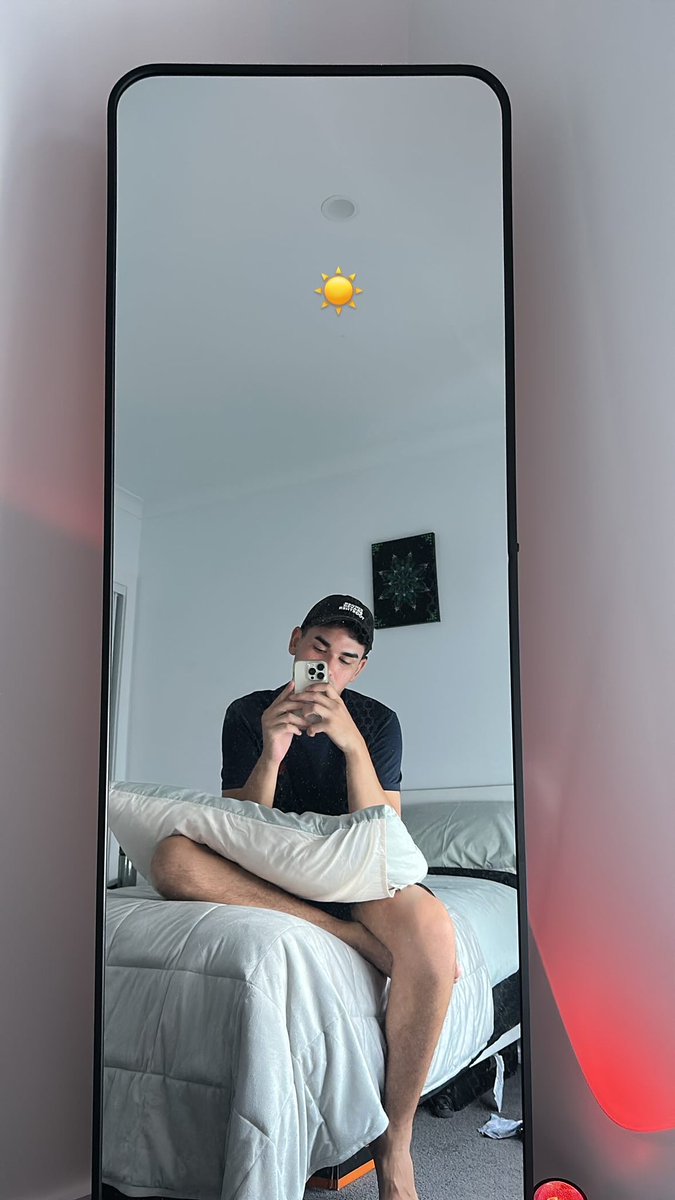 ooscaarcl's tweet image. Amo como está quedando mi habitación 🥹