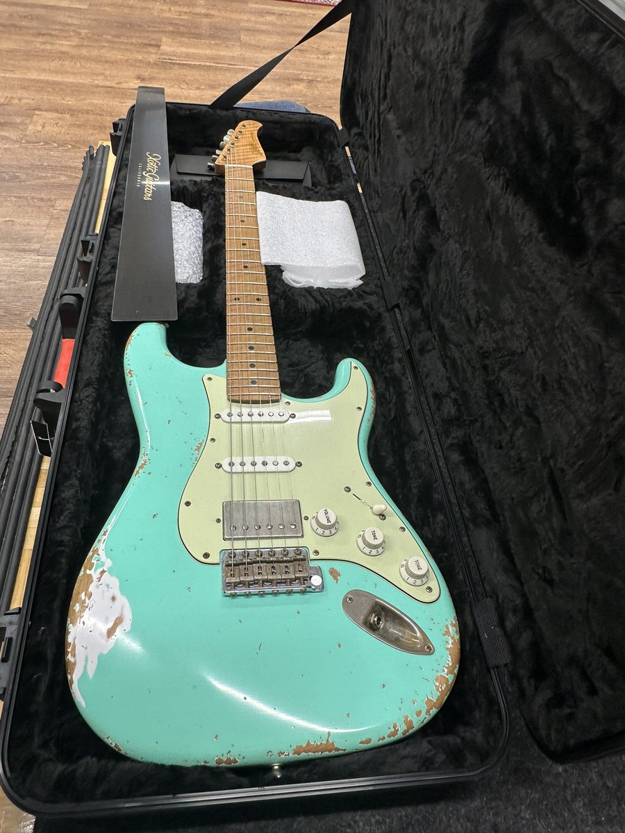 #魅力のある緑を見せてください見た人全員強制

緑と言えば、サーフグリーンでしょ！？