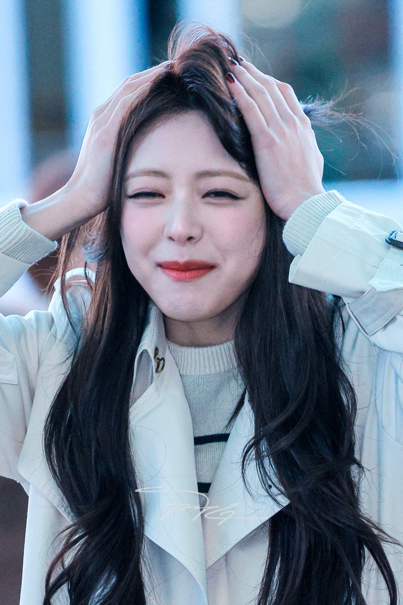 pjg920's tweet photo. 250209 ICN
#ITZY #있지 #YUNA #유나 @ITZYofficial https://t.co/CtFjDRlIhx