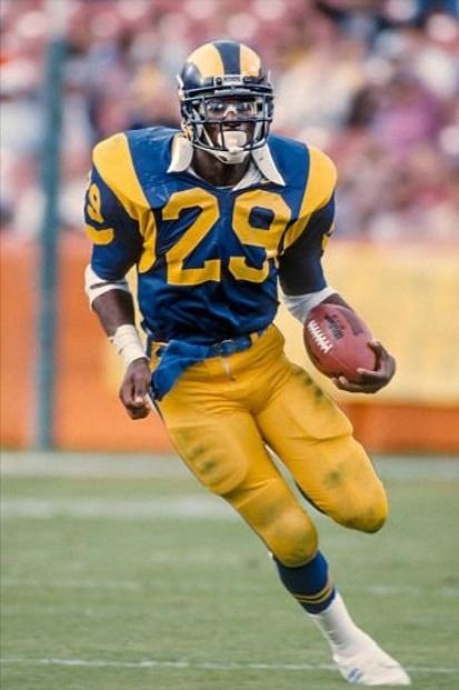 FB_Helmet_Guy tweet media