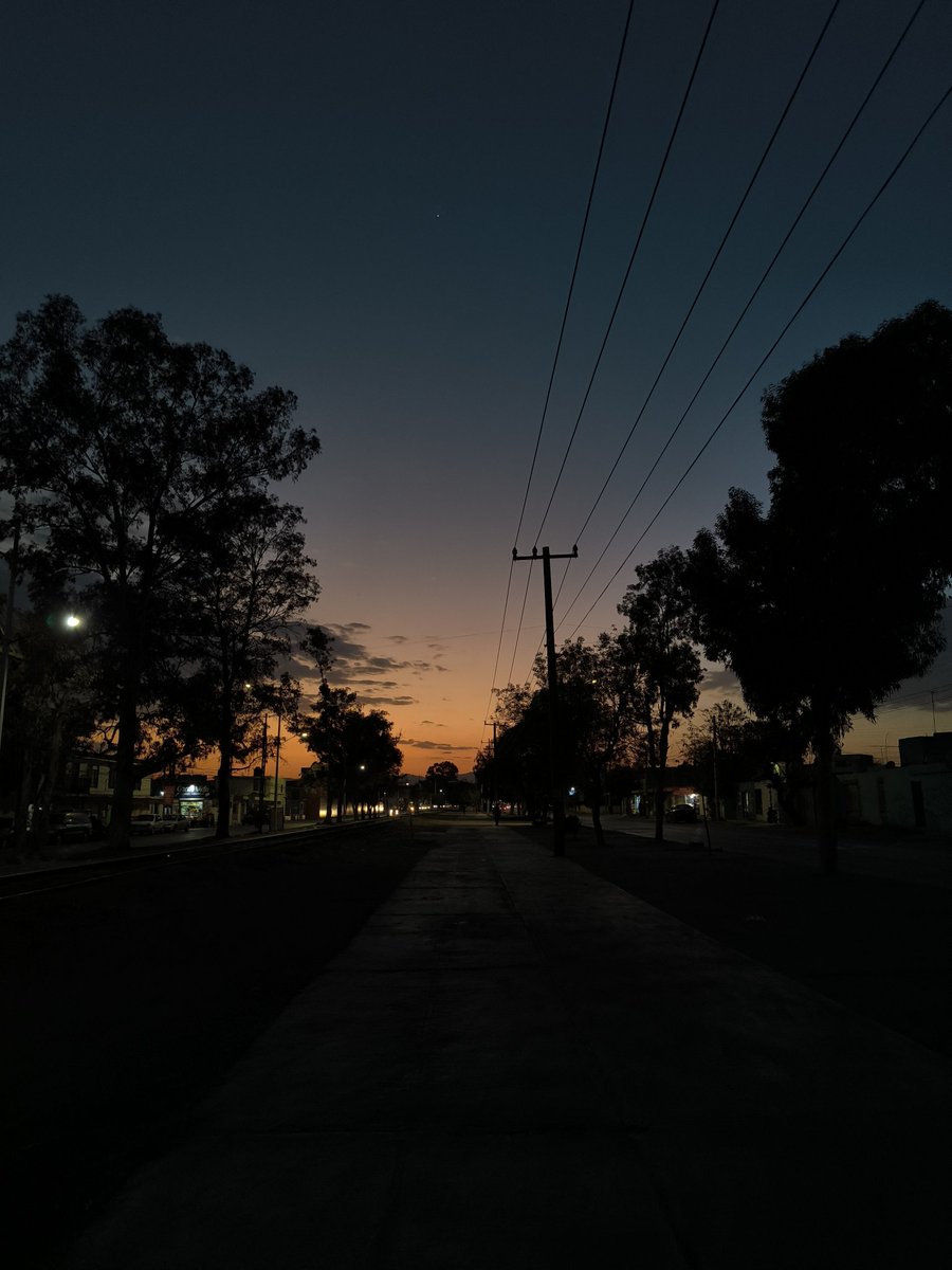 MissTmptn's tweet photo. Crepúsculo.
#MiCiudad #SLP #RayandoElSol https://t.co/7gcQARtl2e