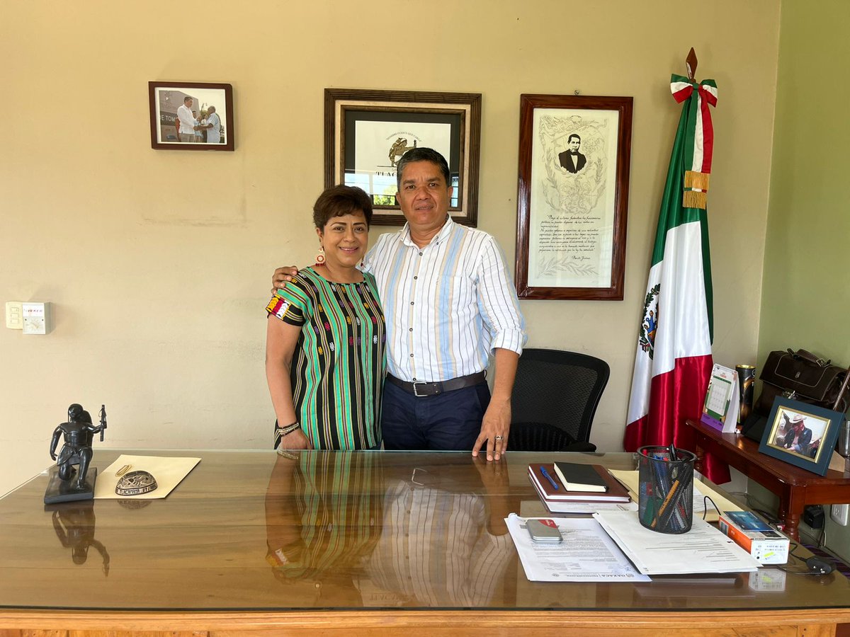 Un gusto saludar y conversar con el
Presidente municipal Constitucional de mi querido San Miguel Tlacamama el contador <a href="/AntonioOlmedo00/">Antonio Olmedo Mendoza</a>, quien con su dedicación, esmero y personalidad tendrá un gran desempeño