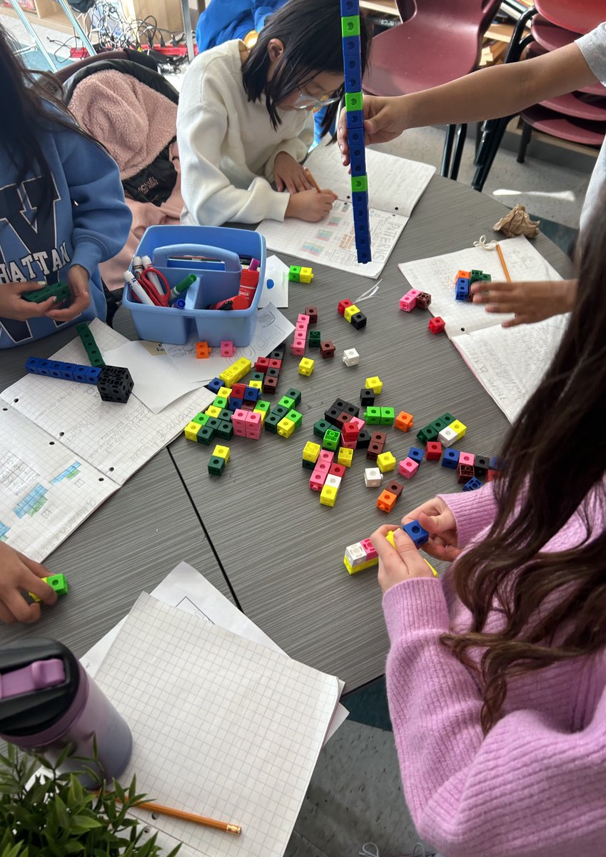 These <a href="/BernadetteOCSB/">St Bernadette OCSB</a> grade 4s are Math superstars! They are working together to apply their knowledge of algebra to solve patterning problems! I am so proud of how well they respectfully discuss their strategies. Teamwork makes the dreamwork 💫