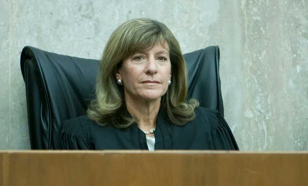 🚨BREAKING: Federal Judge Amy Berman Jackson has blocked Donald Trump from firing U.S. Special Counsel Hampton Dellinger. He is responsible for enforcing ethics laws and protecting government whistleblowers. 

RETWEET to thank Judge Jackson for standing up for our democracy!