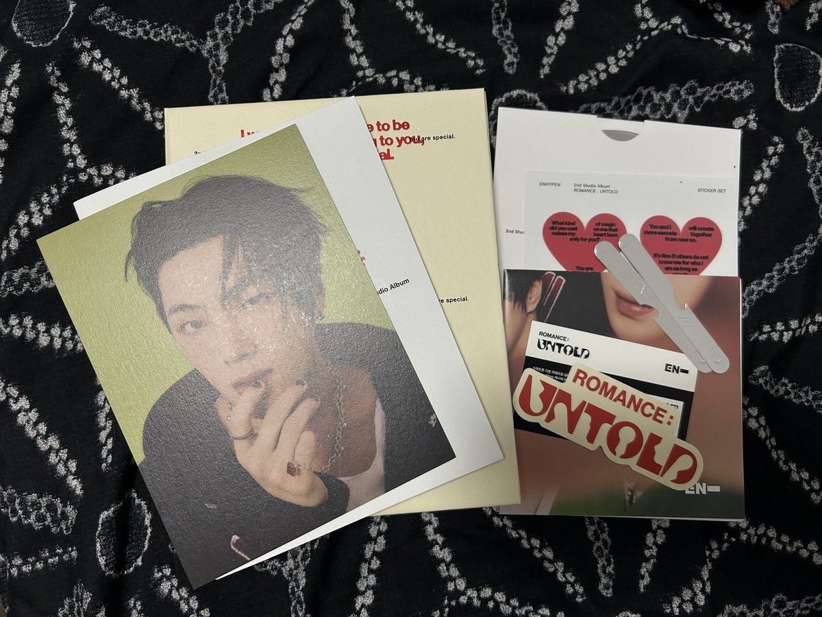 queenieeight's tweet photo. WTS|LFB

Quitting sale (in desperately need of money)

Unsealed Romance Untold

Payo 100 each
Dop 2 weeks 150 each ( nrdp 50% )

Ship 1-2 days

#enhypen wts wtb lfs lfb https://t.co/grpkBfVrwL