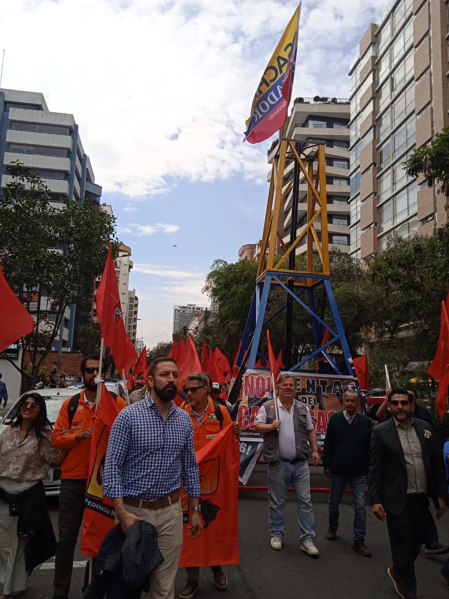 ✊⚡ ¡La lucha por la soberanía energética sigue firme!

Trabajadores de Latinoamérica y el Caribe nos reunimos en Quito para impulsar una transición energética justa, frenar la privatización de los recursos estratégicos y fortalecer la defensa de nuestros derechos. 💪🔥

🔗 Lee