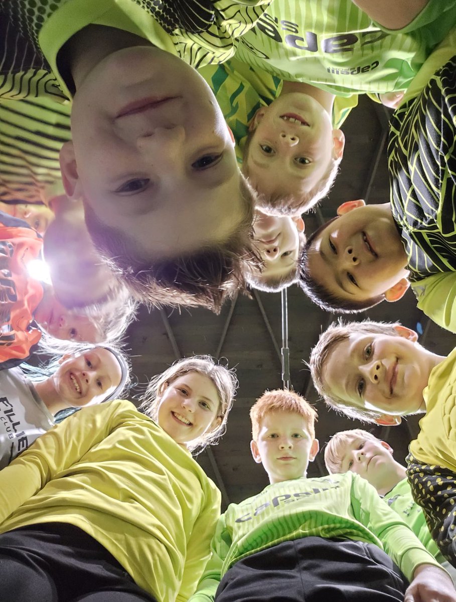 MoRushSoccer's tweet image. Goalkeepers checking in for spring 🙌🏼⚽️
#ruid #RPC