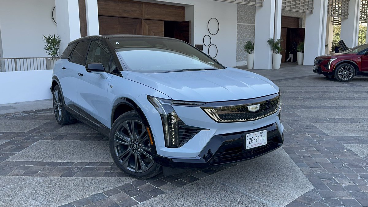 Estamos en la presentación de la #CadillacOPTIQ! Este fin de semana <a href="/TecSoundsRadio/">Tec Sounds Radio 94.9 FM</a> <a href="/hiramgarza/">Hiram Garza</a> y yo platicaremos de este nuevo SUV eléctrico de <a href="/Cadillacmexico/">Cadillac México</a>