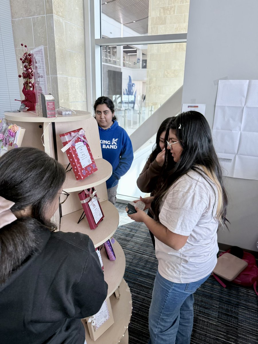 thegoodread's tweet image. Shhh…do you hear that?

It’s the sounds of:
🟢surprise coming soon 
🟢passive programming FTW
🟢putting together Teen LitBoxes 🔥 
🟢students researching 🩶
🟢happy Blind Date With a Book customers 
More pics on Instagram 

Busy 🐝 #library #librarylife #librarylove #highschool