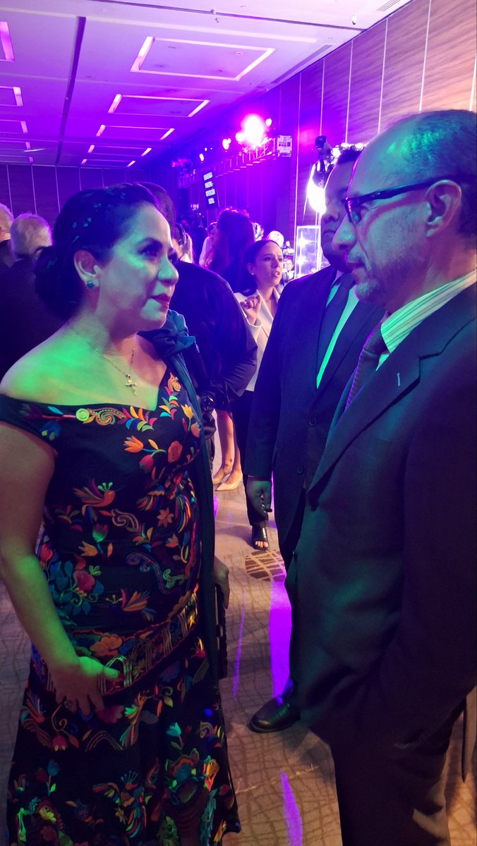 Gracias Sen. <a href="/JuanitaGuerra_M/">Juanita Guerra Mena</a> por acompañarnos en #PremiosLidera 

<a href="/fcogroup/">FCO Group</a> <a href="/LideresMexicano/">Líderes Mexicanos</a>