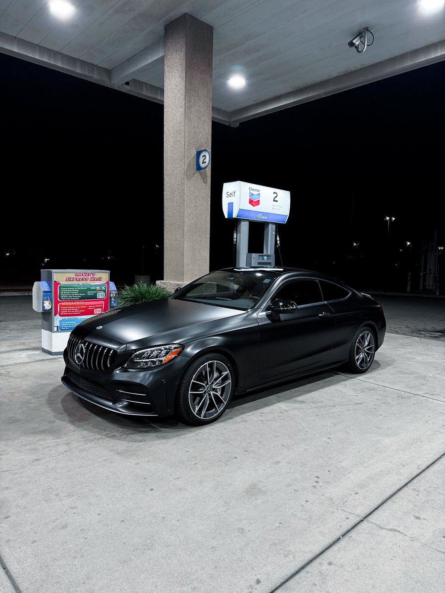 symetrical tweet media