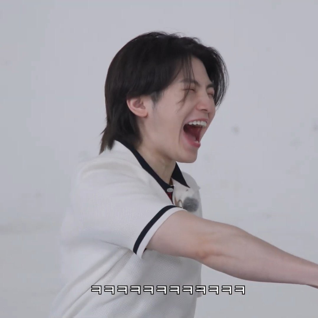 boogyucheol's tweet photo. one of my favorite things ever: woozi’s laugh ❤️‍🩹

a thread of woozi’s contagious laugh that will make every woozidan’s heart full.

#우지 https://t.co/87A6NYeig2