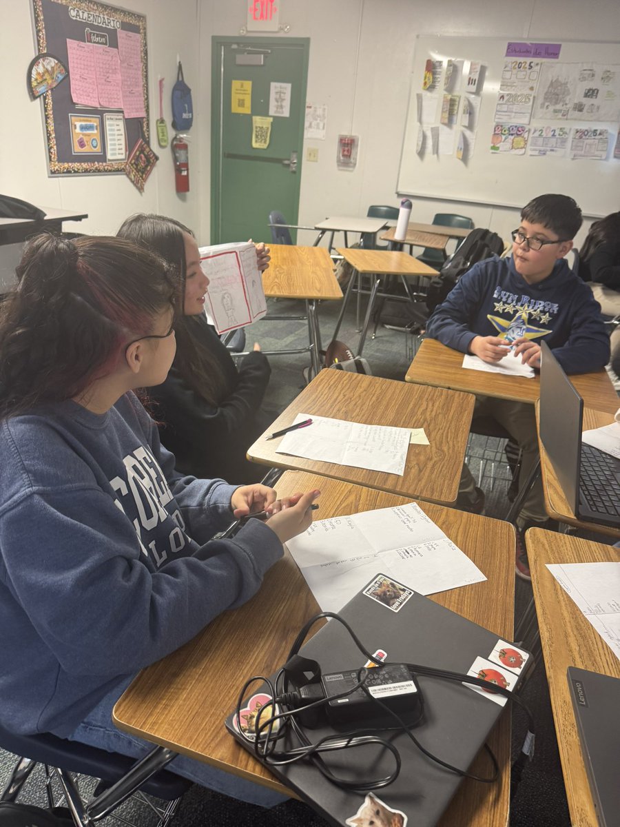 Sandra Elizabeth Camacho (@scamacho_srms) on Twitter photo Spanish students presented their “árbol genealógico” (family tree) in small groups 100% Spanish! Listeners took notes on what they understood. It was great to hear them practice the language & see their presentations!
<a href="/SRMS_Generals/">Janet Carrillo</a>
<a href="/Woods_SRMS/">David Woods</a>
#Team_SISD
#LOTE_SISD Spanish students presented their “árbol genealógico” (family tree) in small groups 100% Spanish! Listeners took notes on what they understood. It was great to hear them practice the language & see their presentations!
<a href="/SRMS_Generals/">Janet Carrillo</a>
<a href="/Woods_SRMS/">David Woods</a>
#Team_SISD
#LOTE_SISD