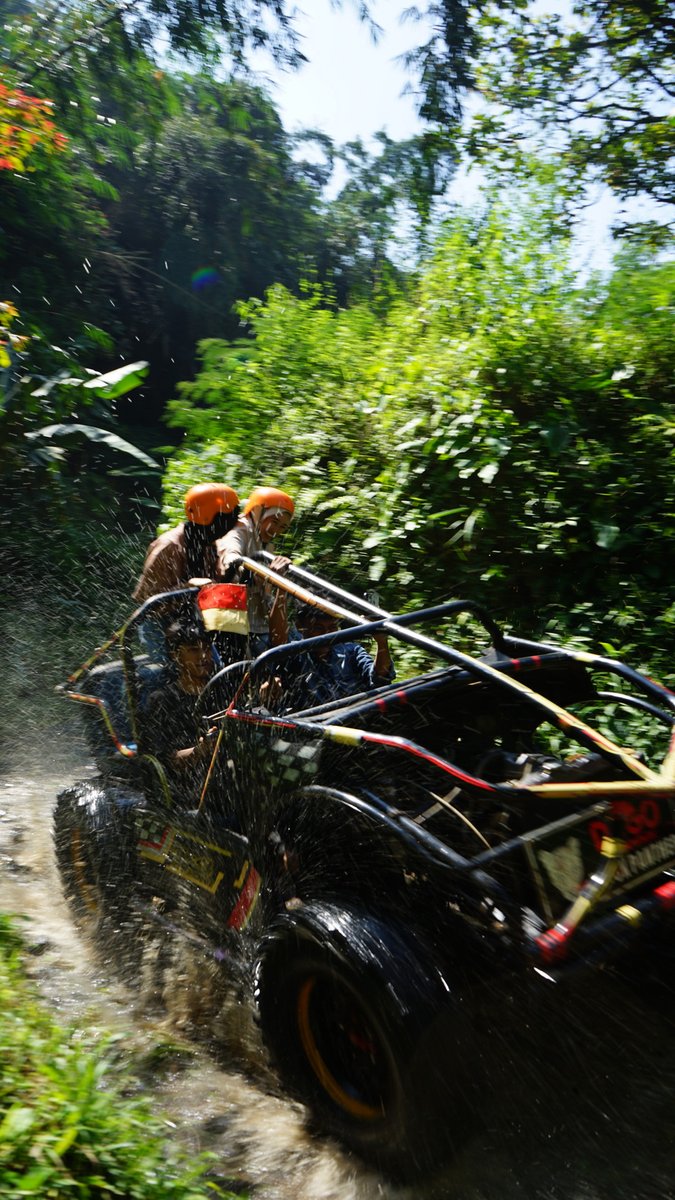 🌳 Discover eco-friendly fun at Dago Dreampark! 🎢 Dive into our sustainable attractions and see how we're creating unforgettable experiences for all ages. Learn more about our commitment to the environment at wix.to/OBrstNt #EcoFun #SustainableTravel #FamilyAdventures