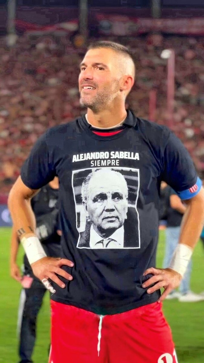 Camiseta_Pincha's tweet photo. ⭐️ No perdamos la memoria, es el único paraíso del que no pueden expulsarnos.. https://t.co/lUljC8jNEw