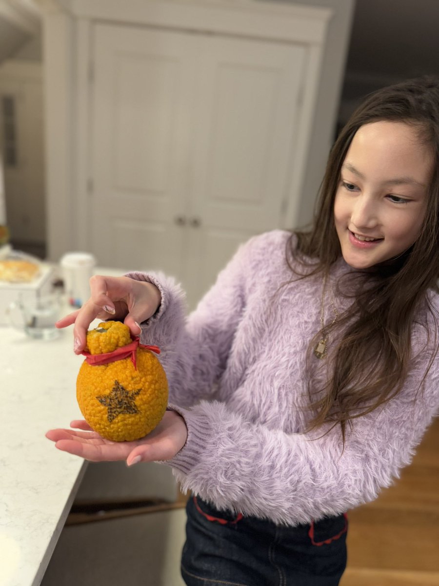 $Bells
Some oranges 🍊 are fren shaped 
Could be grenade shaped too