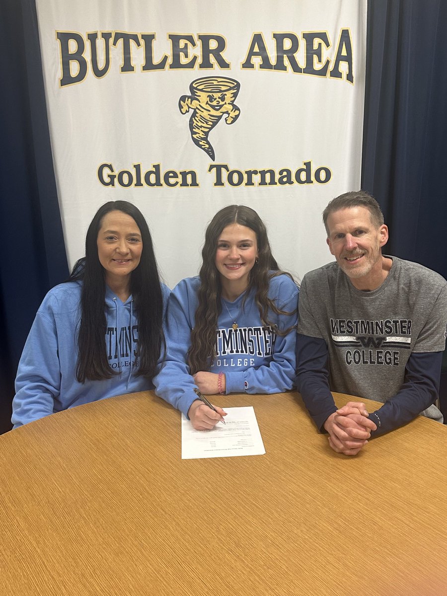 Congrats to basketball player Avery Maier on signing with Westminster College to continue her academic &amp; athletic career next fall🏀🏀