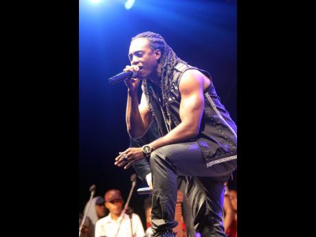 jovanthony's tweet photo. Entertainer #Kiprich charged with "use of audio and audiovisual communication to promote criminal activity".
Police say it stems from song Kiprich recorded "endorsing gang violence and paying tribute to members of the One Prder Gang". https://t.co/aqNMuPCIRn