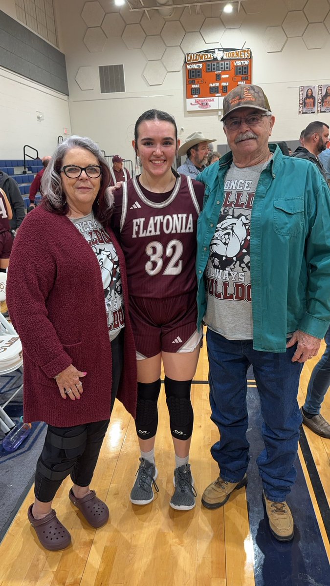 KatelinSul92579's tweet photo. Love this team! Love my people! #bidistrictchamps #everysecondcounts #grandparentsaretrulygrand https://t.co/v8chWjQBXU