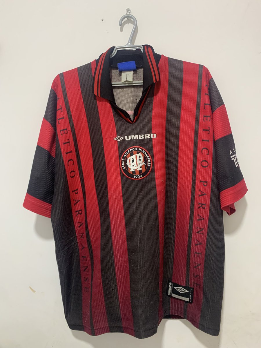 leodrabeski_'s tweet photo. Camisas Athletico 1999/2005 originais no precinho 

Vem dm https://t.co/gh8NI3ltmk
