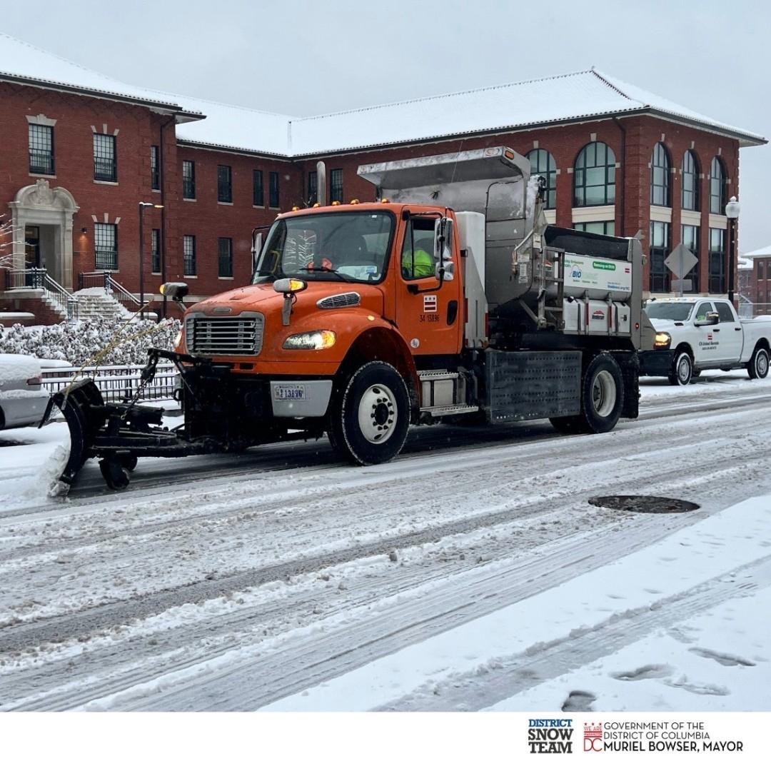 We've officially declared a Snow Emergency to go into effect Tuesday, Feb 11 at 6:30PM.

🌨️All vehicles need to be moved off Snow Emergency Routes by 6:30PM tomorrow
🌨️Give our District Snow Team space to plow
🌨️If you must travel throughout the city, be patient and use caution