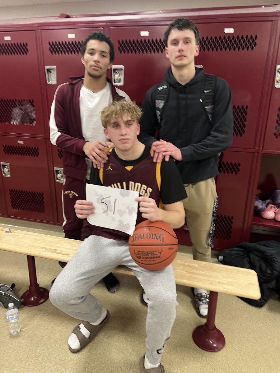 🚨New Lester Prairie Single Game Scoring Record🚨
Devin Bahr drops 51 points in a 84-69 home win over Dassel-Cokato! 💪🔥
The previous high was 45 by Bob Anderson.