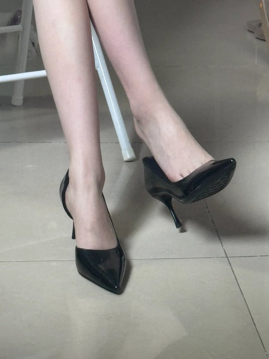 whisperfh's tweet image. Who still doesn’t understand the charm of black pointed hair?