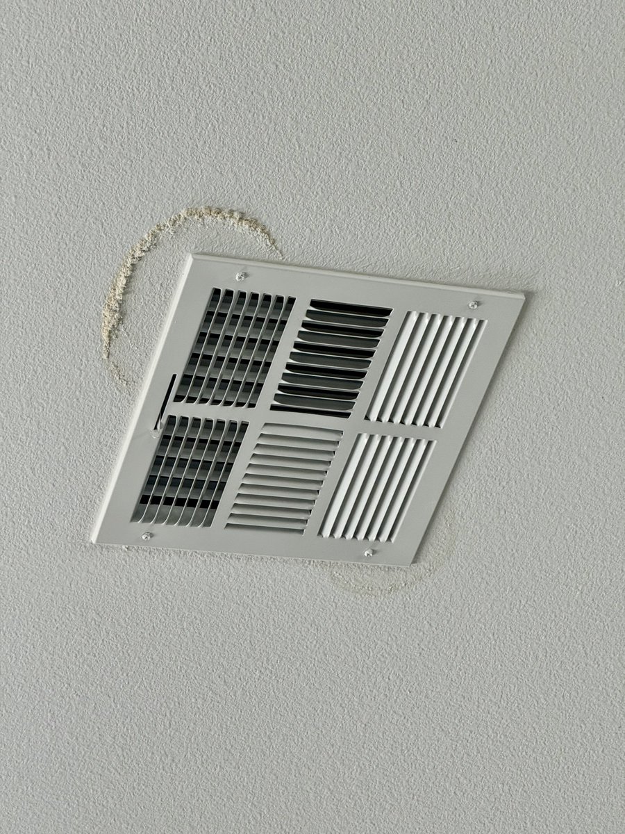 KhoaDoan78's tweet photo. @Williams_Homes I'm following up on my previous emails regarding the water leak at the San Pedro, CA 90731 property (Ref No. 048-001-13), as no updates from the vendor or you. Dealing with this issue and mold since August 2021 has been frustrating w/now you resorting to ignoring me. https://t.co/KxhPB2LsNR