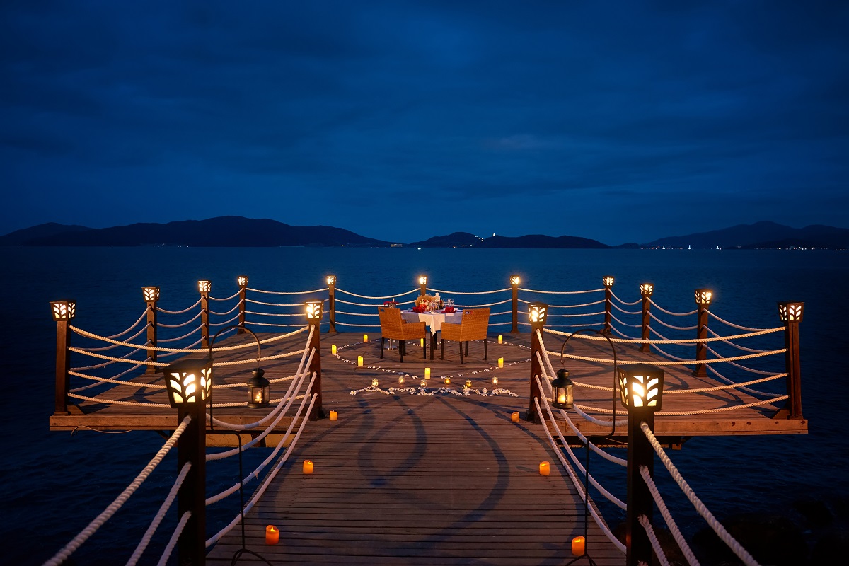 AMIANARESORT's tweet photo. 𝗖𝗮𝗻𝗱𝗹𝗲𝗹𝗶𝗴𝗵𝘁 𝗗𝗶𝗻𝗻𝗲𝗿 𝗮𝘁 𝗔𝗺𝗶𝗮𝗻𝗮 𝗥𝗲𝘀𝗼𝗿𝘁 𝗡𝗵𝗮 𝗧𝗿𝗮𝗻𝗴
✨ Special Offer: Get 10% OFF for bookings and payments made before 14/02/2025!
Book now to surprise your loved one with a romantic dinner via:
📞 +84 258 355 3333 
📧 Fbteam@amianaresort.com https://t.co/2WHUGvWYQc