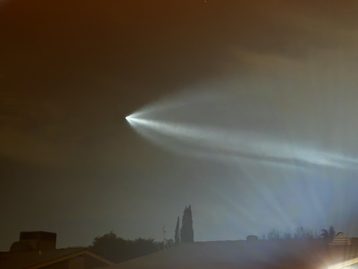 knapp_cortney's tweet photo. @SpaceX @Starlink Wasn’t sure what it was quite yet in my video! This I saw in AZ’ https://t.co/uAVqACQR9K
