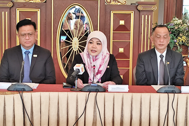 borneo_bulletin's tweet photo. Brunei to celebrate 41st National Day with grand assembly, performances
#national #bruneinews #borneobulletin #bruneiheadlines #Brunei #celebrate #41st #NationalDay #grandassembly #performances
https://t.co/xgNUf6EMcg https://t.co/R55j3Yh1ks