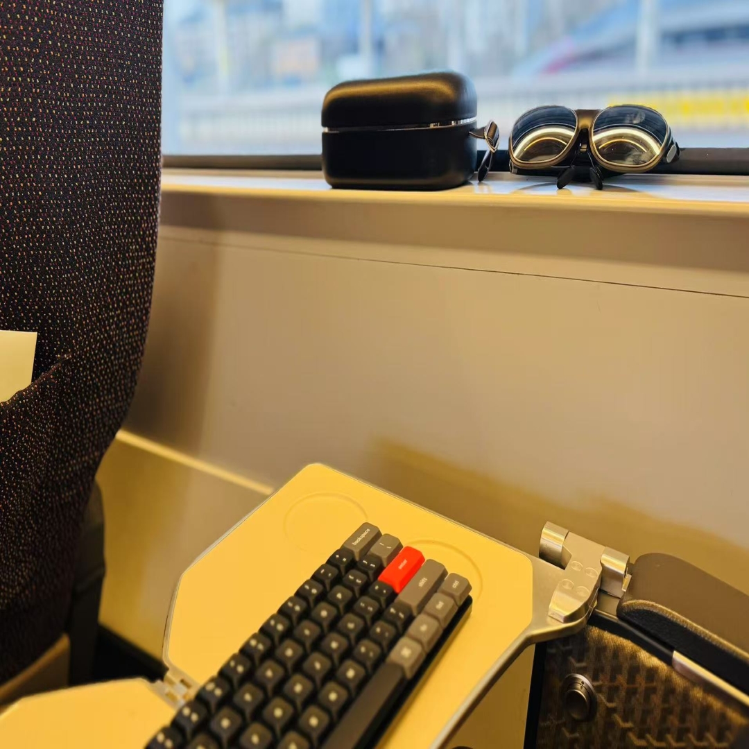 RokidGlobal's tweet photo. Upgrade Your Journey with Rokid AR Spatial 🚄✨
Light, smart, and stylish—Rokid AR Spatial make train travel a breeze! 🌟 Inspired by Rokid's CEO, they're your perfect travel companion.  🧳
#Rokid #ARGlasses #SmartTravel #RokidARSpatial https://t.co/ca7AcWzWgI