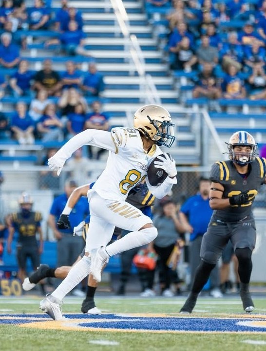 sebasfootball's tweet photo. Una de las posiciones más sólidas en un futuro cercano para @UANL_Autenticos serán sus WRs.
Goico, Chunga, Shifty y Mache.
Grábese sus nombres: Enrique Goico, Javier Berlanga, Diego Vázquez y Marcelo Salinas. 
Puro avión de guerra SR-71.
Veneno vertical puro 💥💥💥💥 https://t.co/JWRo3Hm4qX