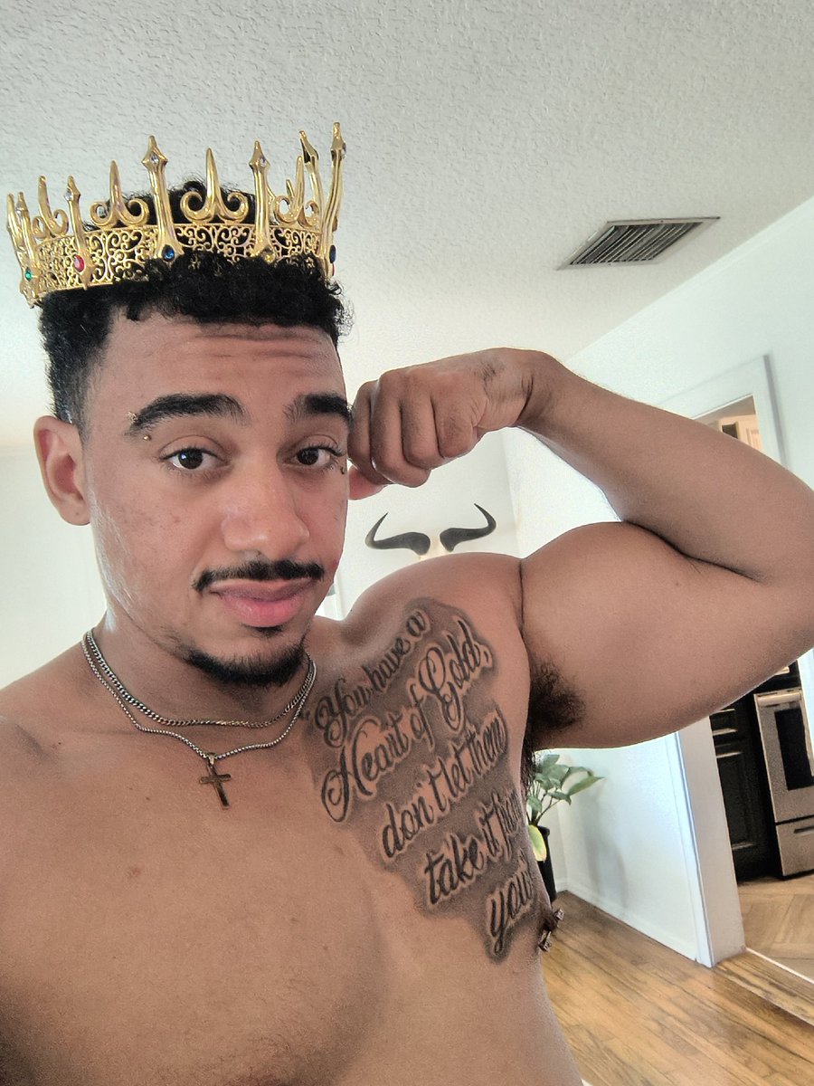 I got the crown today! Who knows what that means? 😈