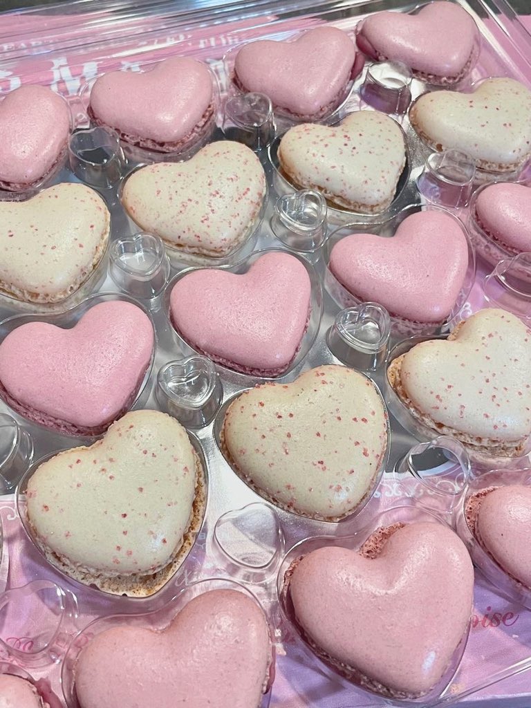 heart macarons