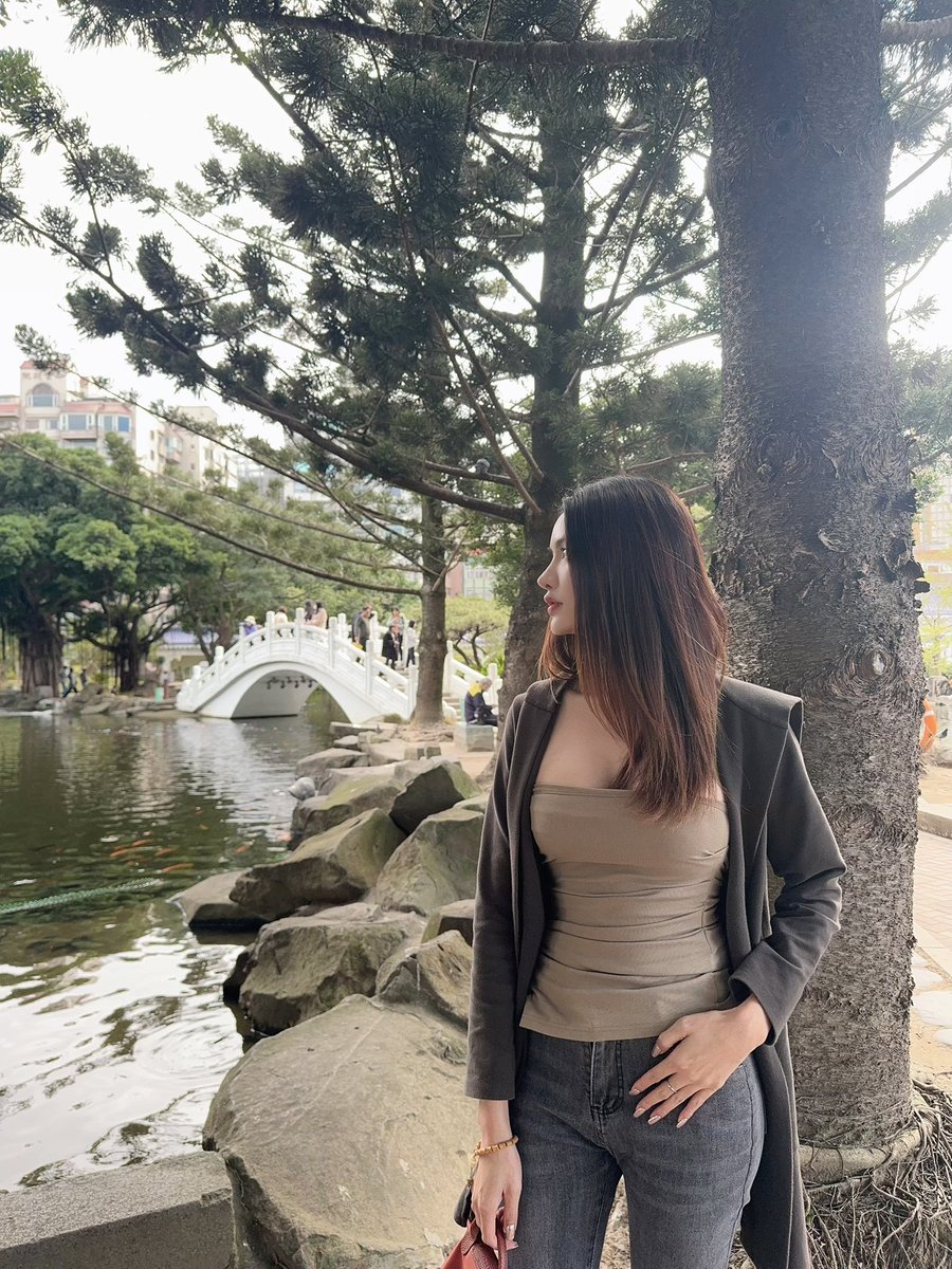 CherrineKim's tweet photo. 🪭🌸🇹🇼

Wechat : Marry4264
Line : @335venay

#Taipei #Taiwan #LadyboyTaiwan #LadyboyThailand #Ximending
#女裝子 #偽娘 #三性 #變性人 #臺北 #西門町 https://t.co/GPddr1SFiB