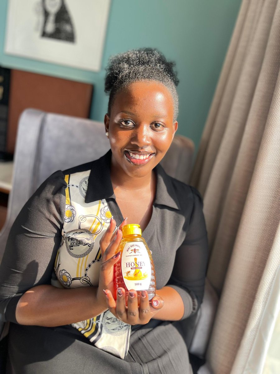 macbeeharvest's tweet photo. From the dedicated hands of a beekeeper to the joyful smile of a little honey lover, nature’s golden gift brings happiness to all! Whether harvested with care or enjoyed with delight, every drop of honey tells a sweet story. 💛#macbee https://t.co/Ht9g7QtRz7