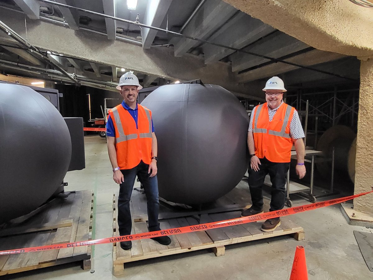 Verizon, AT&amp;T combine for 67 TB of cellular data used at Super Bowl 59 with an assist from MatSing: stadiumtechreport.com/news/verizon-a…