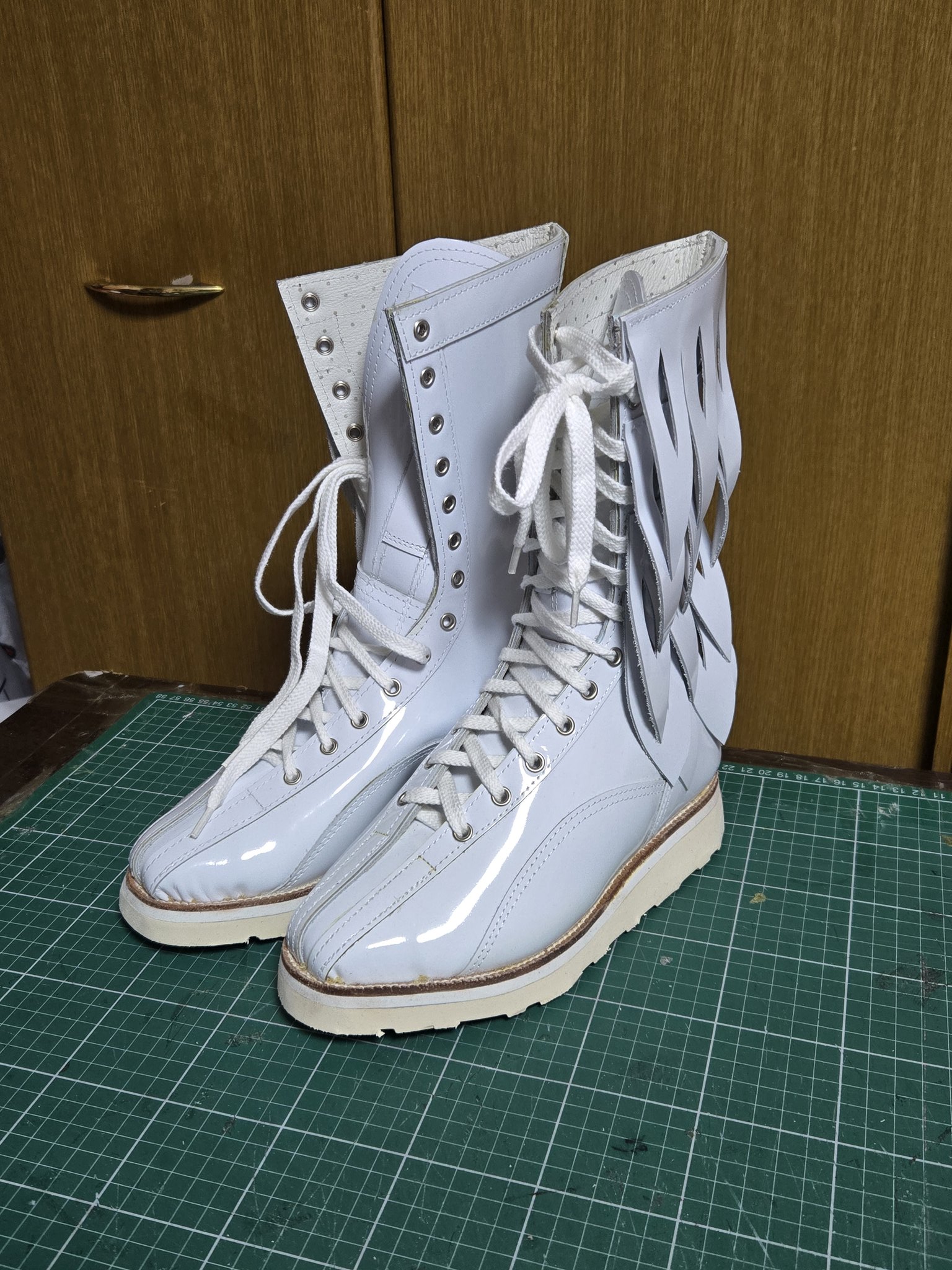 新品 日本未発売 新日本プロレス 内藤哲也 スニーカー ロスインゴ US8 オカダカズチカの涙。そして逆転への一歩を踏み出した内藤哲也