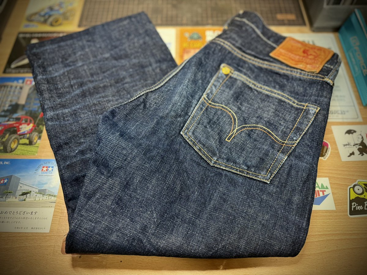 KEN51089493's tweet image. フェローズ 421 中古 購入

15年程前リリース時から、ずっと気になっていましたが、遂に購入しました👖

色落ち、ヒゲ、ハチノス、パッカリング、イィ感じ🙂

前オーナーさん、丁寧に育てられたんだなと感じました✨

#Pherrows
#フェローズ
#フェローズ421
#デニム
#ジーパン
#レプリカジーンズ