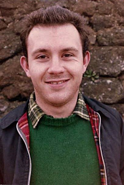 Mil___Ena's tweet photo. Un 11 de febrer de 1987 moria Mark Ashton. Membre de Lesbians and Gays Support the Miners, va lluitar contra les polítiques neoliberals de Thatcher, sobretot durant la vaga de miners gal·lesos de 1984-85, unint la lluita minera i la lluita per l'alliberament sexual i de gènere. https://t.co/opY3bFyYli
