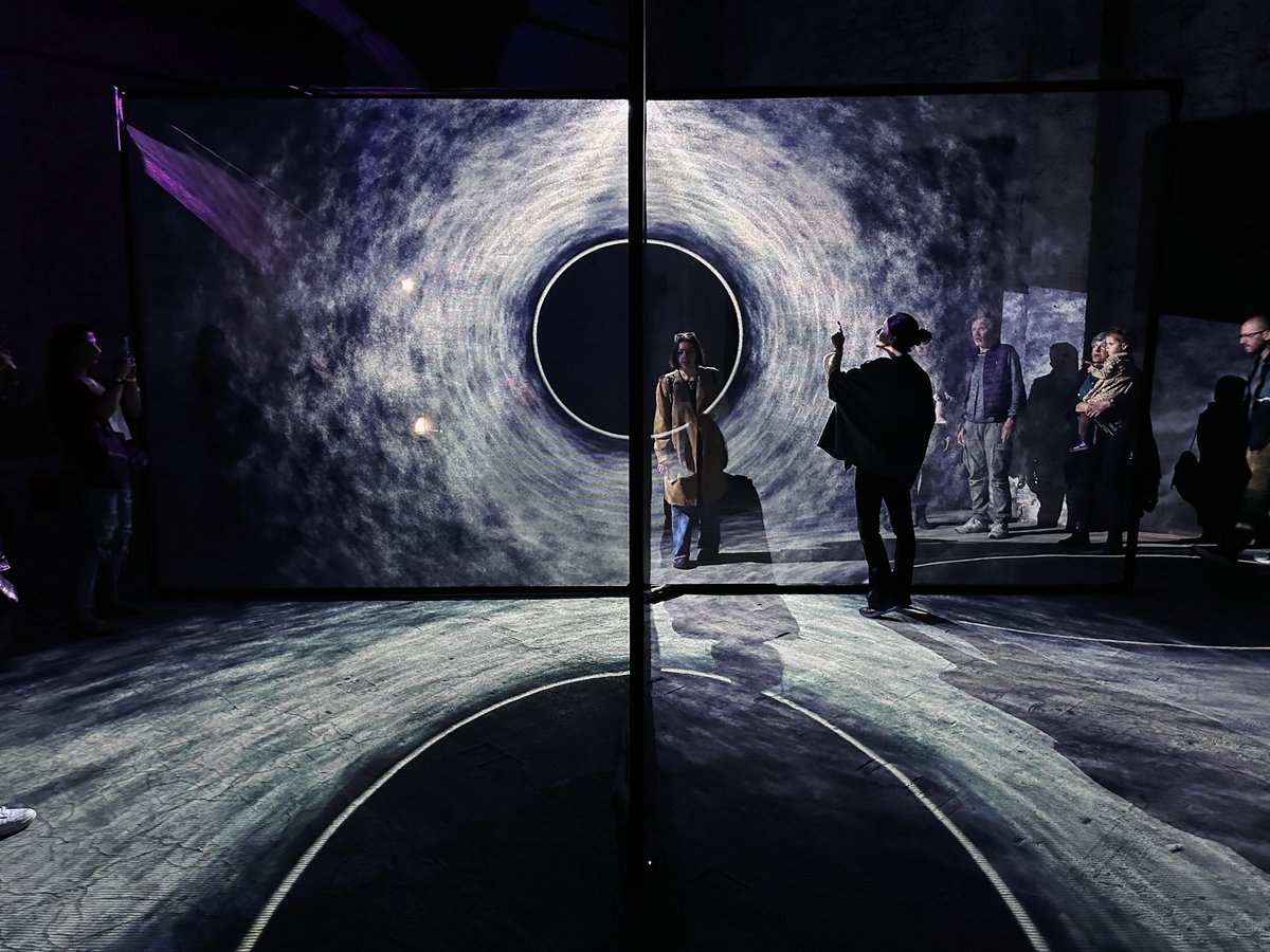 Save the date &amp; don't miss this!
three days left until Bright Festival transforms the city into a magical route, an uforgettable nighttime journey, perfect for brightening up the winter 🌟
#visitbrussels #H3creativetech