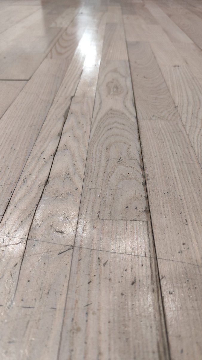 Vispār ir vērts slīpēt šādu trīsslāņu balināto parketu?